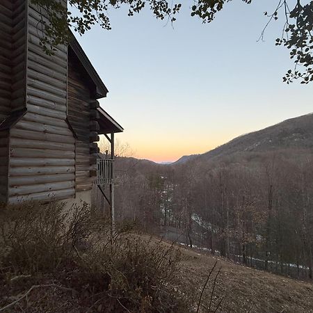 Cozy Bear Cabin-Stunning Mountain View, Dogs Welcome With Pet Rate Maggie Valley Exterior photo