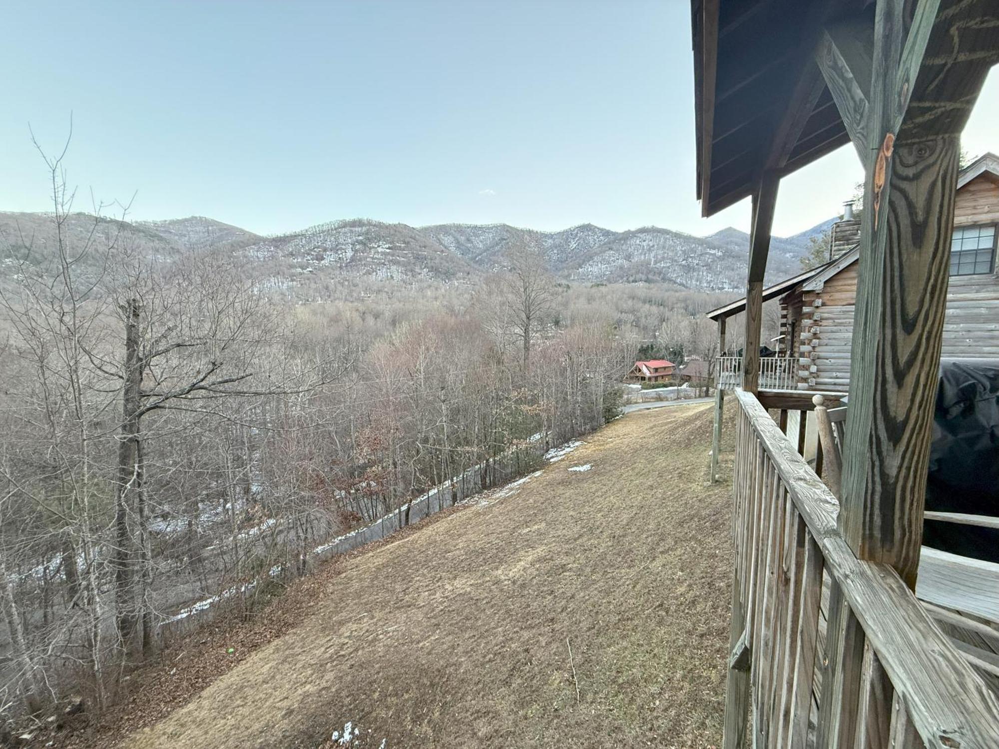 Cozy Bear Cabin-Stunning Mountain View, Dogs Welcome With Pet Rate Maggie Valley Exterior photo