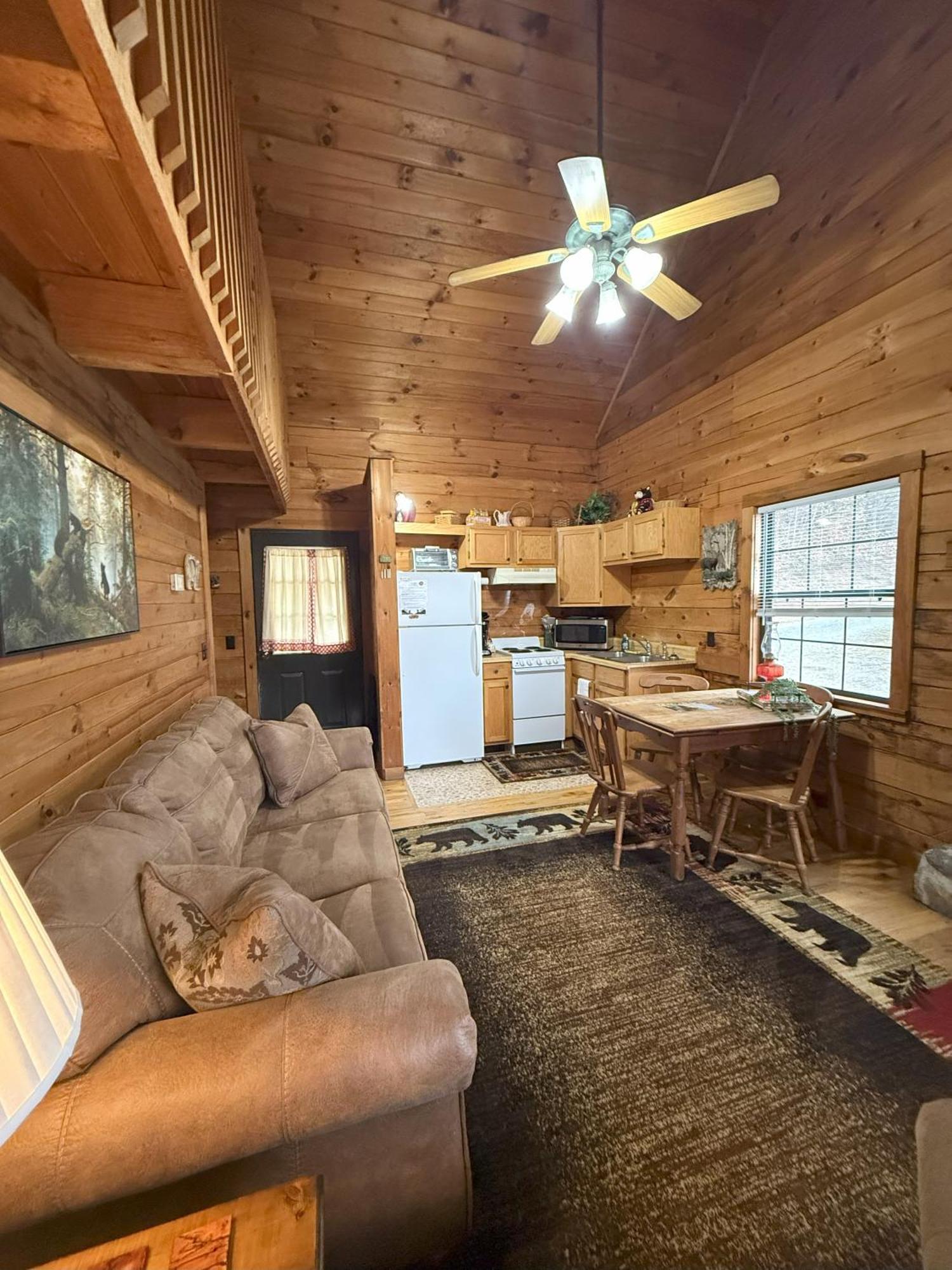 Cozy Bear Cabin-Stunning Mountain View, Dogs Welcome With Pet Rate Maggie Valley Exterior photo